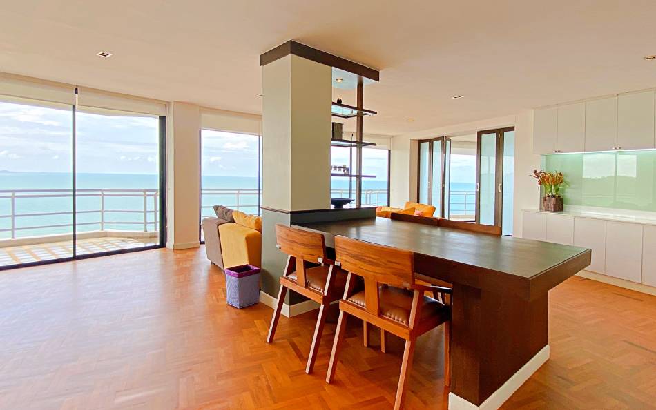 Penthouse Rayong for sale, Large condo in Rayong for Sale, Rayong condo for sale, Rayong properties, Real Estate Rayong