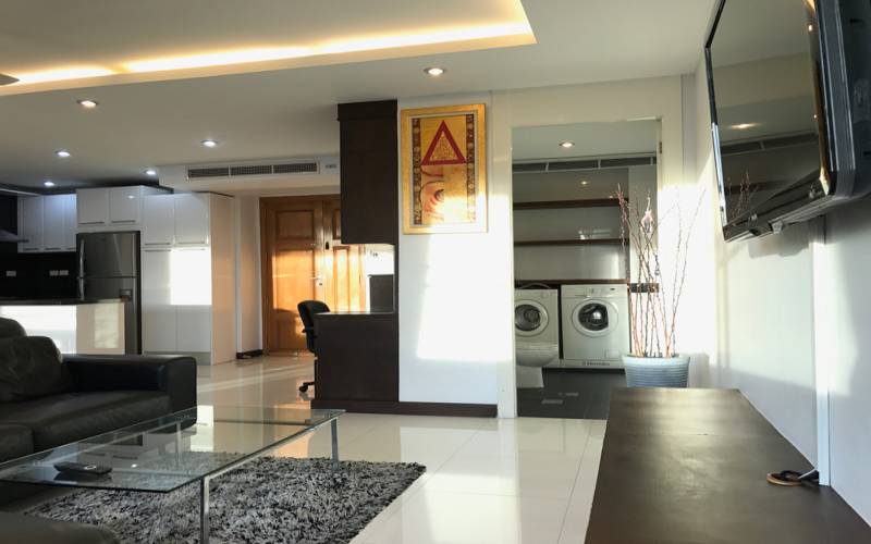 Large, 2-bedroom, condo, Nova Atrium, for sale, Central, Pattaya, nightlife