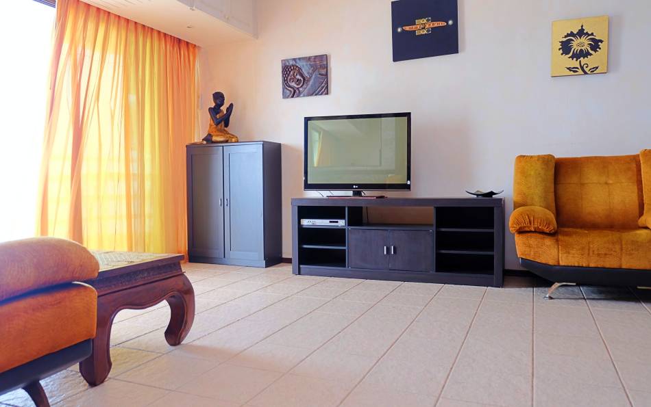large, 1-bedroom, condo, beachfront, Jomtien, View Talay 5C