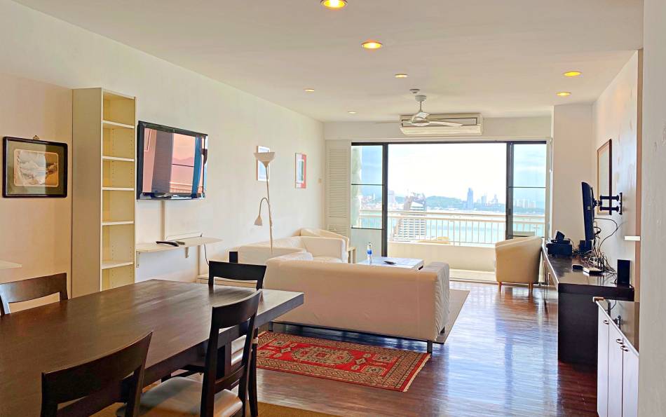 Large, 2-bedroom, condo for rent, high floor, Saranchol, Wongamat, Pattaya