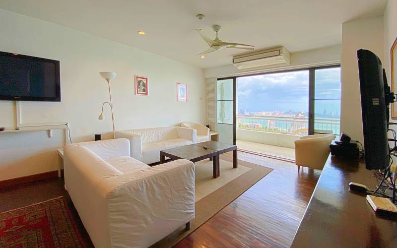 Large, 2-bedroom, condo for rent, high floor, Saranchol, Wongamat, Pattaya