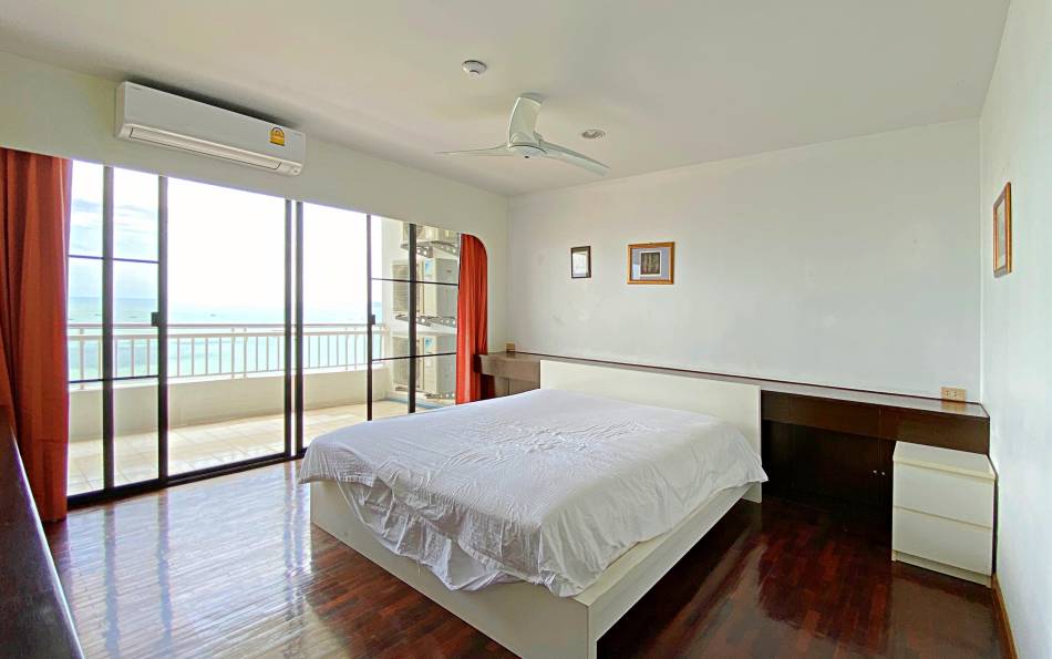 Large, 2-bedroom, condo for rent, high floor, Saranchol, Wongamat, Pattaya