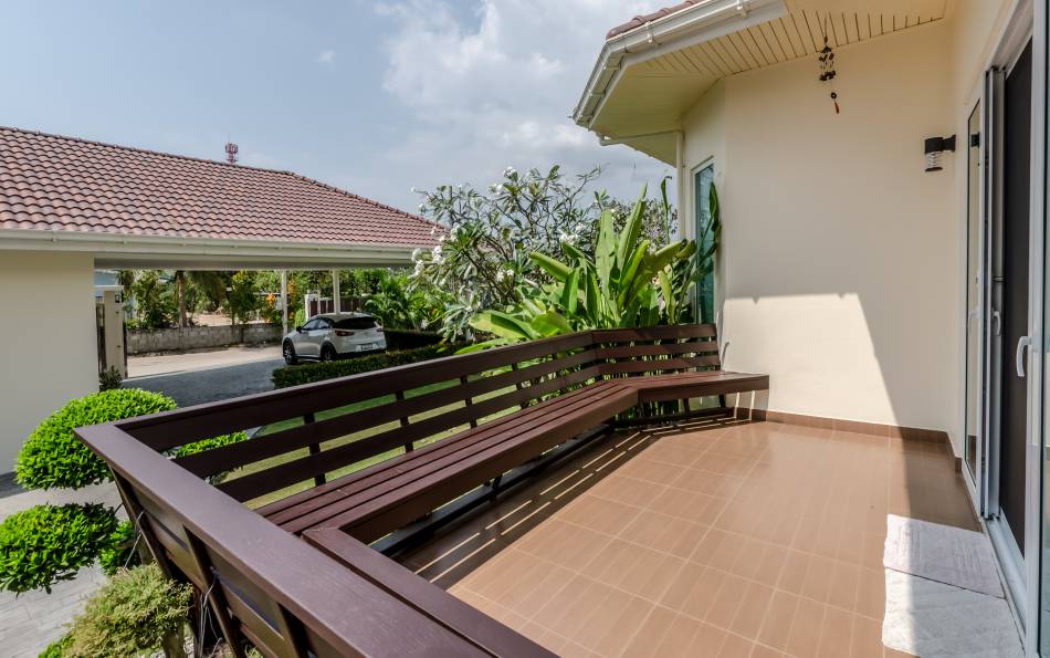 5-bedroom, house, Mabprachan Lake, East Pattaya, sitting tenant, swimming pool