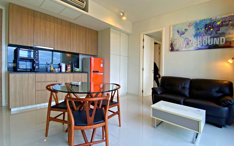 2-bedroom, beachfront, condo, for rent, Wongamat, beach, Zire, Pattaya