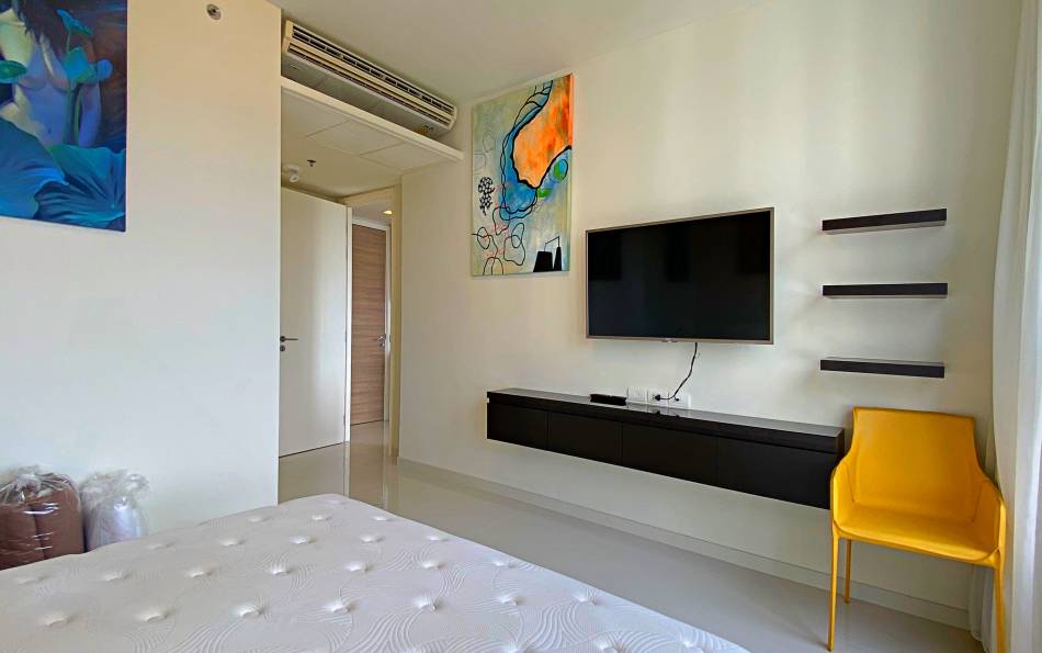 2-bedroom, beachfront, condo, for rent, Wongamat, beach, Zire, Pattaya