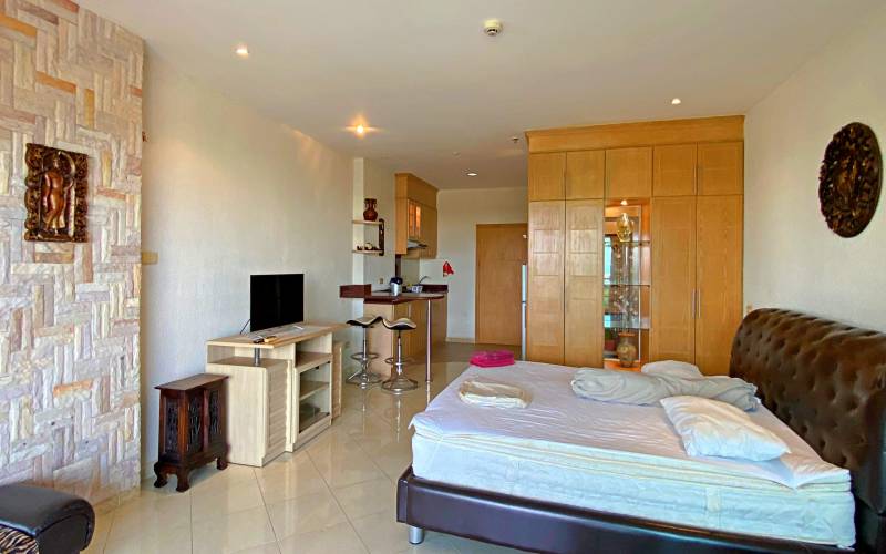 Fully furnished, studio, for rent, View Talay 5D, mid-floor, Pattaya side, Long-term rent