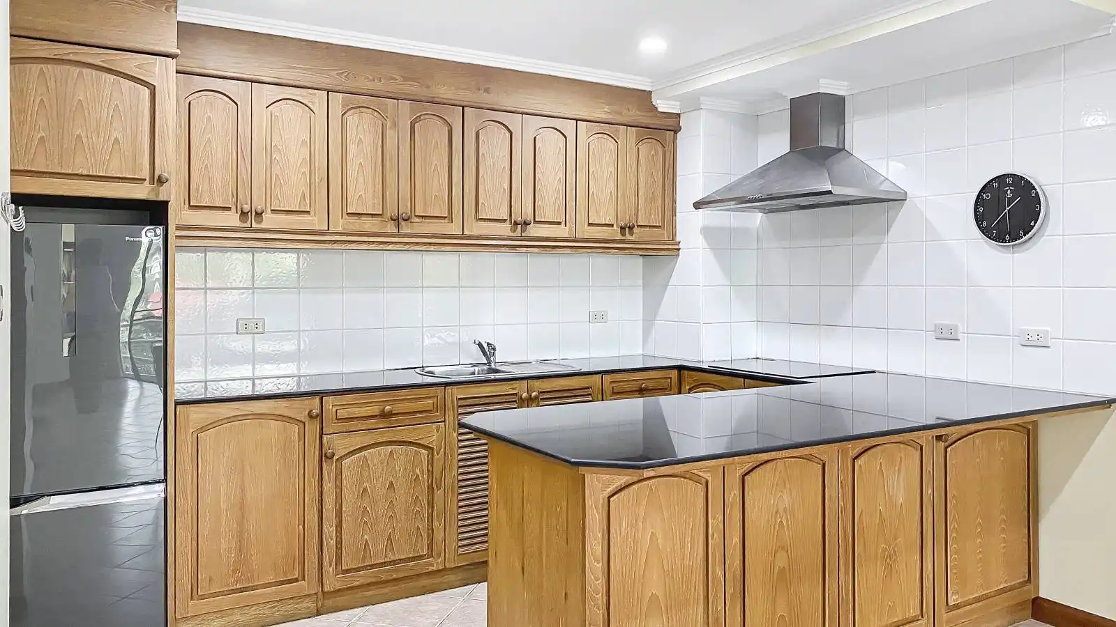 2-bedroom, condo, View Talay 2B, for sale, Jomtien, low floor, company name