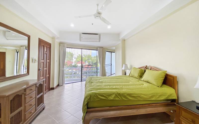 2-bedroom, condo, View Talay 2B, for sale, Jomtien, low floor, company name