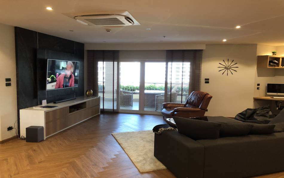 large, condo, fully renovated, for sale, Cozy Beach, Pattaya, large balcony, ocean view