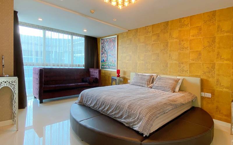 stunning, 3-bedroom, Penthouse, for sale, Wongamat beach, Pattaya, large balcony