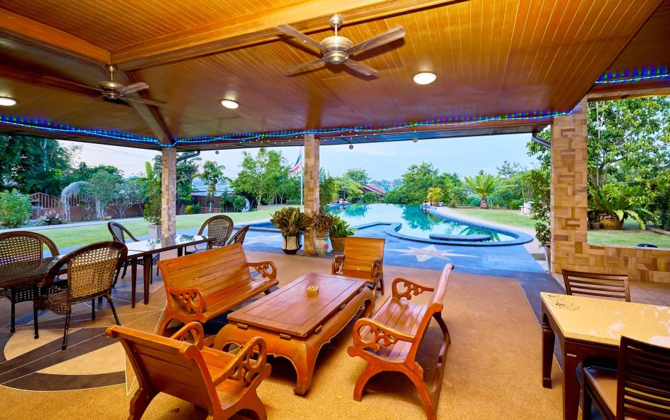 6-bedroom, pool villa, for sale, Mabprachan Lake, large land, East Pattaya