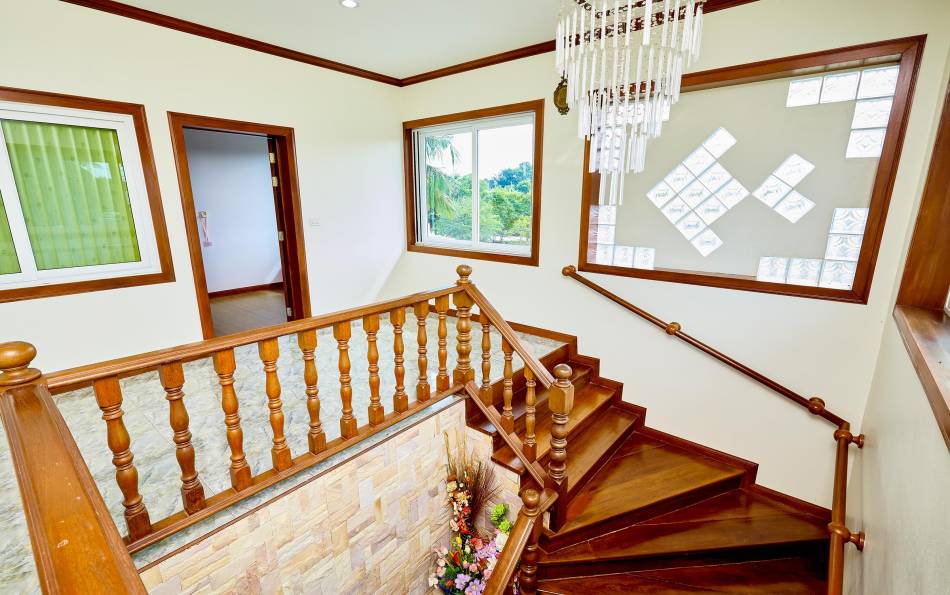 6-bedroom, pool villa, for sale, Mabprachan Lake, large land, East Pattaya