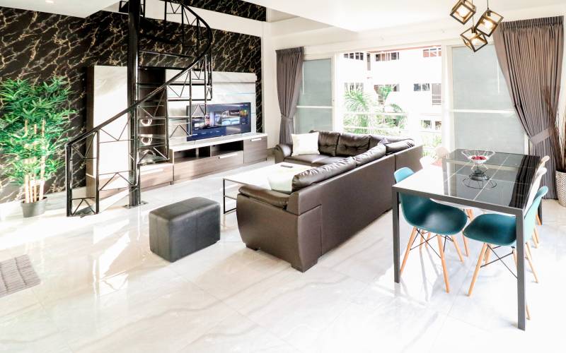 stunning, 2-bedroom, condo, for rent, Pratumnak, baht-bus