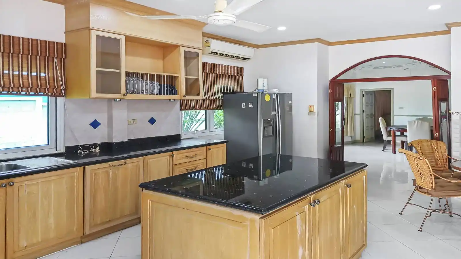 3-bedroom, 4-bathroom pool villa in Nong Pla Lai, East Pattaya. Spacious 350 sqm living area, saltwater pool, large plot. Needs renovation and upgrades. Reduced price: 9.5M THB.
