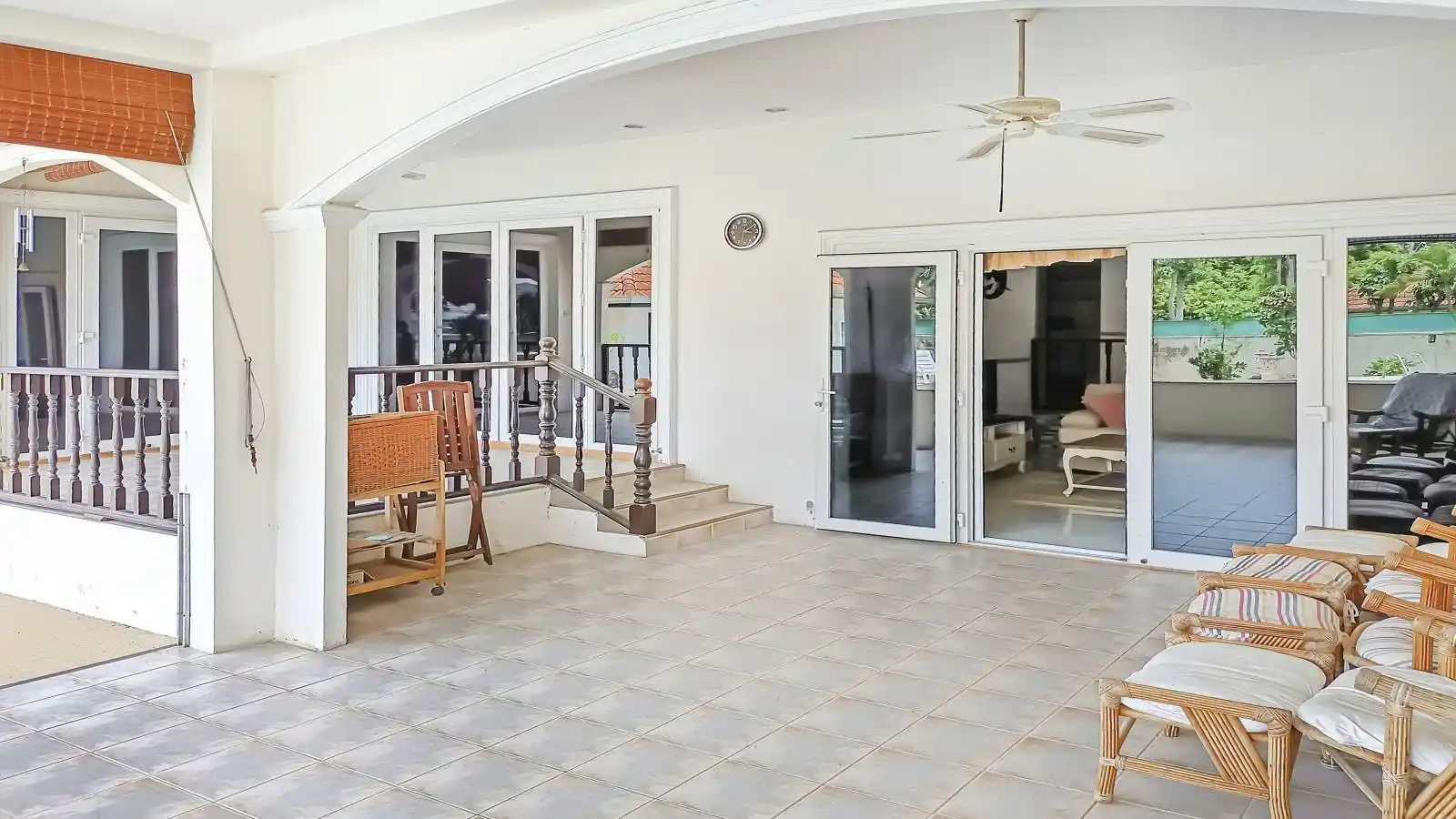 3-bedroom, 4-bathroom pool villa in Nong Pla Lai, East Pattaya. Spacious 350 sqm living area, saltwater pool, large plot. Needs renovation and upgrades. Reduced price: 9.5M THB.