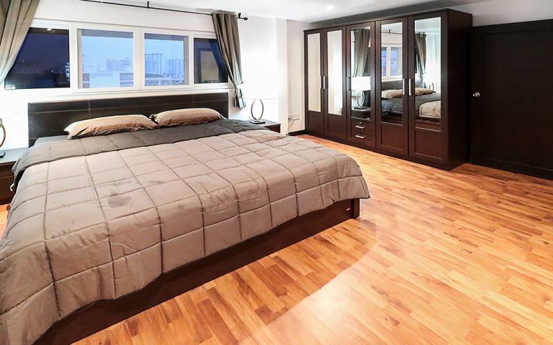 Nice, 2 bedroom, duplex, for rent, condo, Pratumnak, baht bus