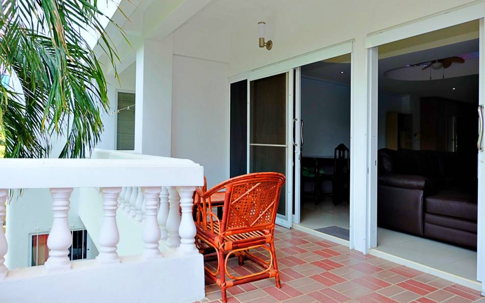 Large 1 bedroom condo for sale on Pratumnak Pattaya, Pool view condo Pratumnak, Pratumnak condos for sale, condo for sale in Pattaya, Property Excellence