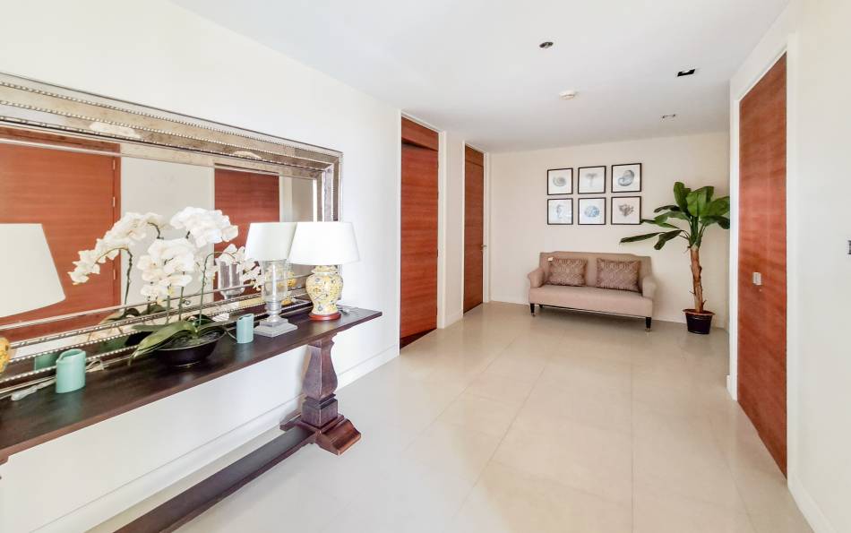 Exclusive beachfront condo for sale, 3 bedroom condo for sale in The Cove, Pattaya exclusive properties, Wongamat condo for sale, Property Excellence