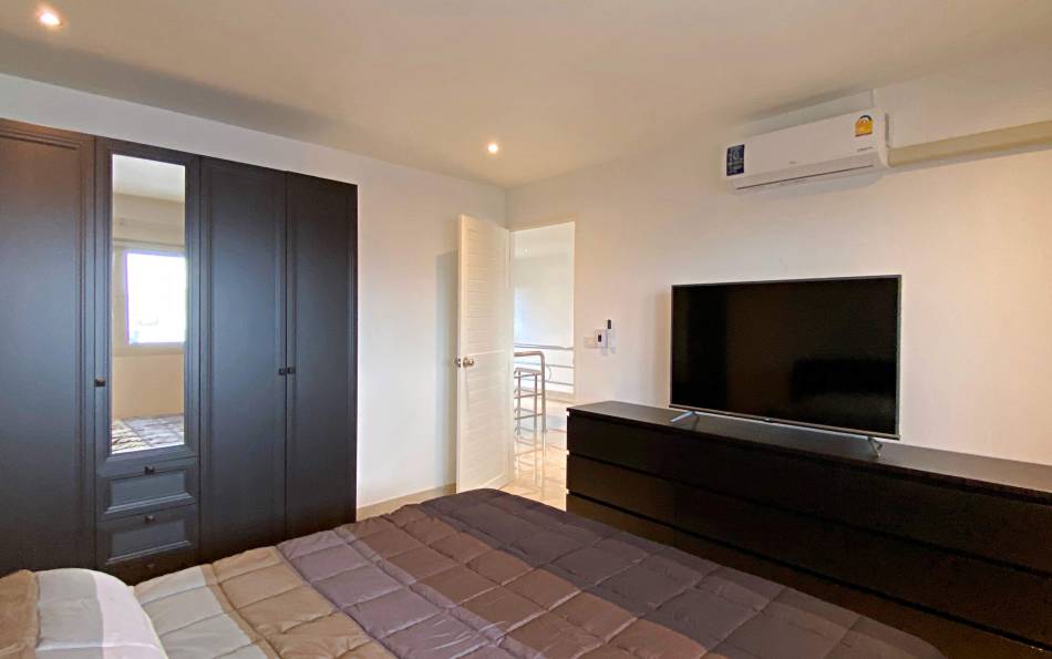 Renovated, duplex, condo, for rent, Pratumnak, living space