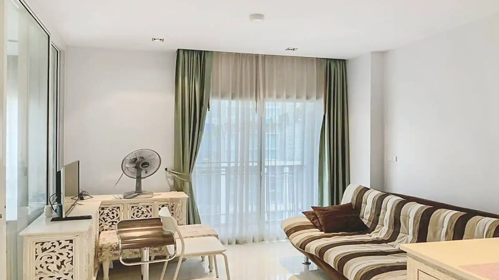 1 bedroom condo for sale in Jomtien, The Gallery condo Jomtien, Jomtien condos for sale, Estate agent Jomtien, Property Excellence