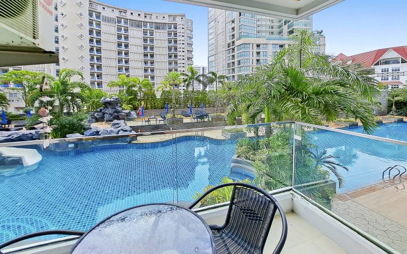 Studio for rent in The Cliff condo on Pratumnak, Pool view condo for rent in Pattaya, Pattaya Real Estate, Pratumnak condos for rent, The Cliff Condominium Pattaya, Property Excellence