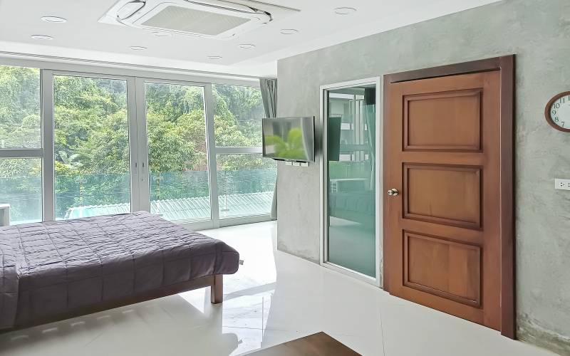 Cheap studio for rent on Pratumnak in Pattaya, Cheap condo rental Pattaya, Park Royal 1 Pattaya, Pattaya real estate for rent,  Property Excellence
