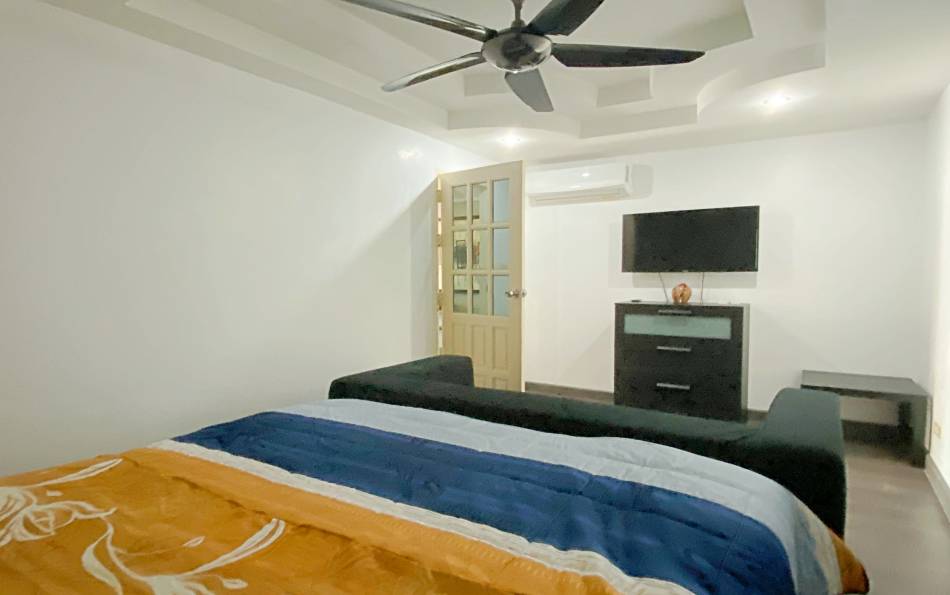 2 bedroom condo for sale on Pratumnak, Pratumnak condo for sale, condo for sale close to the beach, Ruamchok 2 condo for sale, Property Excellence