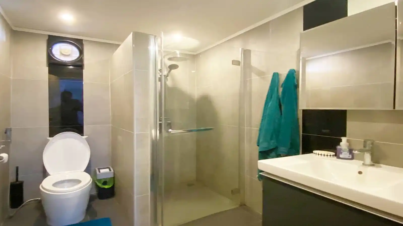 2 bedroom condo for sale on Pratumnak, Pratumnak condo for sale, condo for sale close to the beach, Ruamchok 2 condo for sale, Property Excellence