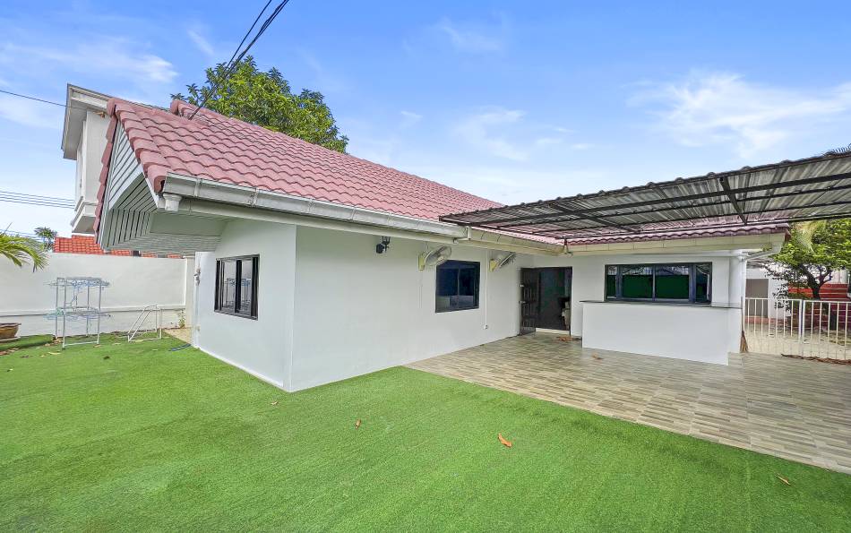 Cheap house for rent in Pattaya, 4 bedroom house for rent, Centrally located house for rent in Pattaya, House for rent in Jomtien, Pattaya rental specialist, Property Excellence