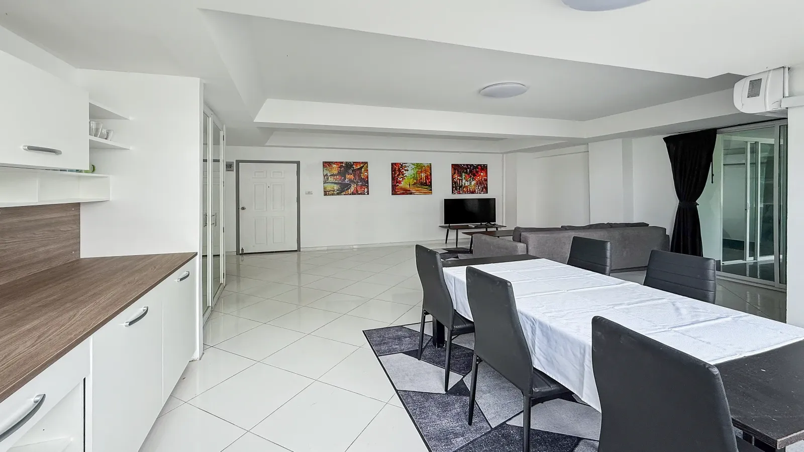 Cheap 2 bedroom condo for rent Pratumnak, condo for rent Pratumnak, Leading Pattaya Estate Agent, Property Excellence