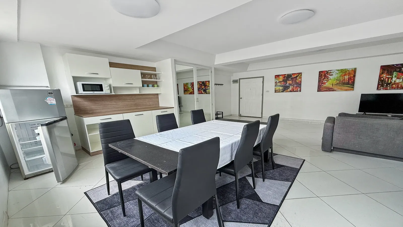 Cheap 2 bedroom condo for rent Pratumnak, condo for rent Pratumnak, Leading Pattaya Estate Agent, Property Excellence