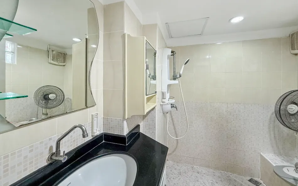 Cheap 2 bedroom condo for rent Pratumnak, condo for rent Pratumnak, Leading Pattaya Estate Agent, Property Excellence