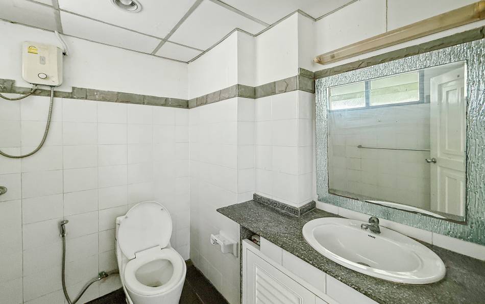 Cheap 2 bedroom condo for rent Pratumnak, condo for rent Pratumnak, Leading Pattaya Estate Agent, Property Excellence