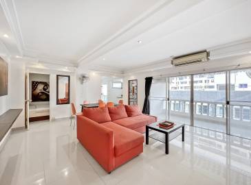 nice 2 bedroom condo for rent on Pratumnak, Pratumnak condo for rent, Pratumnak Real Estate Agency, Property Excellence
