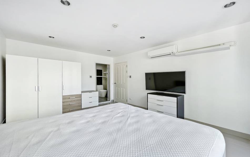 2 bedroom condo for sale in Central Pattaya, Pattaya condo for sale, Condo for sale in The Pride condominium Pattaya, Established real estate agent in Pattaya, Property Excellence
